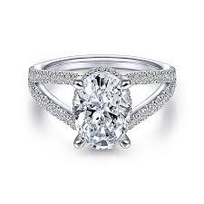 18k white gold engagement ring