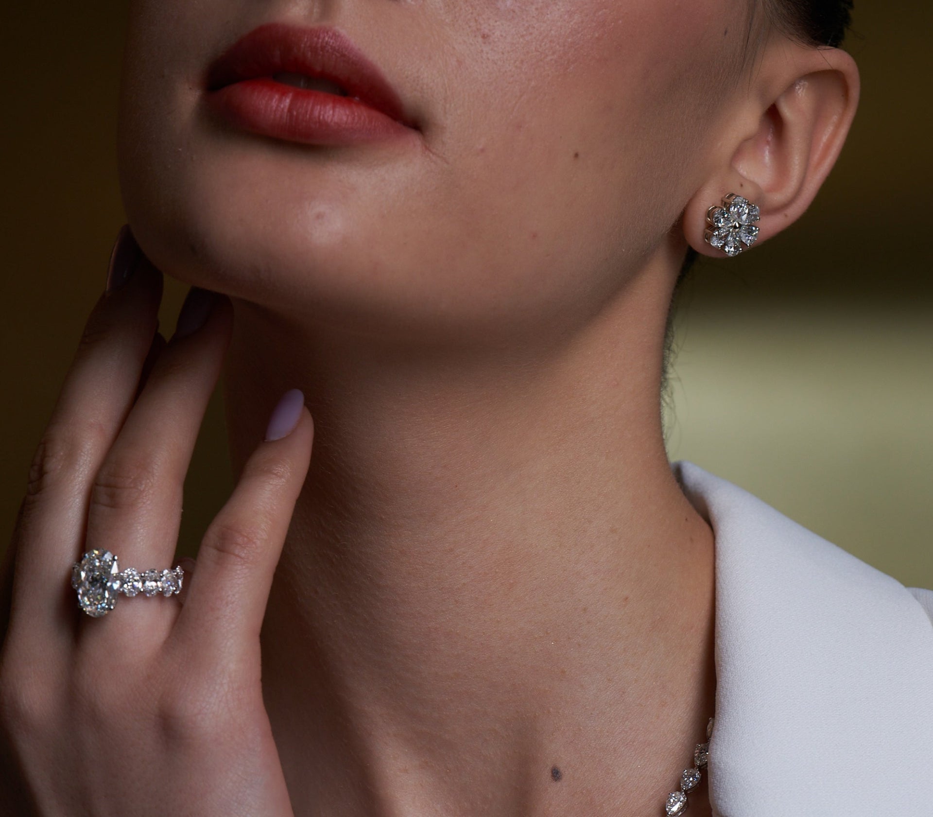 Cluster Flower Set Earring Round - Second Image